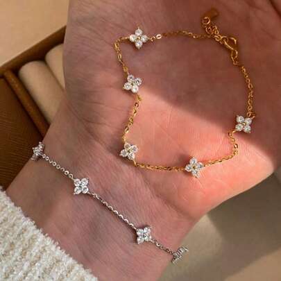 HOTNICE 1pc Fashionable And Elegant Four-Leaf Rose Quartz Bracelet, A Light And Luxurious Small-Scale Design For Women To Wear As A Hand Chain. Suitable For Daily Parties And As An Accessory To Wear.