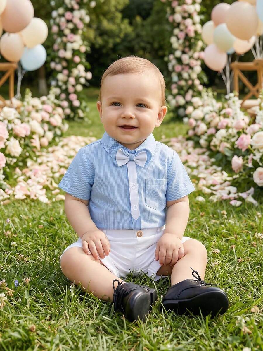 BOARNSEORL 2 pezzi Set abbigliamento elegante per bambini maschi, camicia a righe blu con papillon e pantaloncini bianchi, alla moda ed elegante per feste di compleanno, matrimoni, anniversari, battesimi - Blu e Bianco - Visualizzare 1