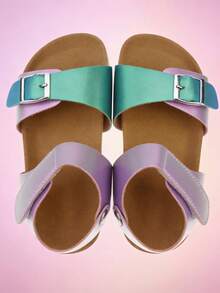 3-12岁女童亮丽马卡龙色拼接勃肯鞋款凉鞋。渐变紫色+薄荷绿亮面PU拼接。双绑带设计+金属方扣+可调节。柔软软木鞋垫+防滑橡胶外底。活力清新复古休闲风。适合日常上学/户外郊游/轻度社交活动。春夏户外凉鞋！ - 彩色 - 查看 2
