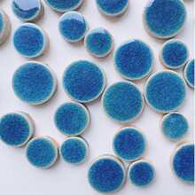 Un paquete de 150g/5.29oz de fragmentos circulares de vidrio y cerámica de diferentes tamaños con efectos de agrietamiento y explosión de hielo, que proporcionan una mejor creación en varios colores y tamaños. Es muy adecuado para manualidades hechas a mano, decoración del hogar única, arte de pared y elaboración de rompecabezas, y acabados brillantes y de colores brillantes. Es un material ideal para manualidades para creadores de DIY Masak. - Redondo 10-150g/5.29oz - Ver 24