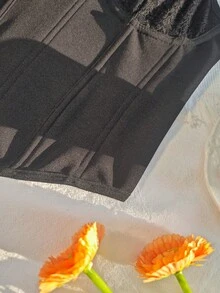 Top Cropped Bralette Feminino com Alças Largas e Recortes em Renda Preta - Preto - Visão 11