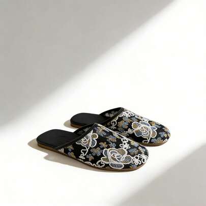 1pc 2026 New Vintage Retro Embroidered Slippers, Mesh Breathable House Slippers, Non-Slip Wear-Resistant Soft Bottom Shoes, Comfortable Indoor Sandals For Office, Vacation, Spring/Summer Casual Women