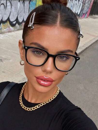 一副女士黑色塑料休闲眼镜，适合通勤、上学、日常佩戴，多功能，可定制度数。