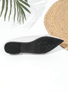Giày Mary Jane da sơn mài mới mùa Xuân/Thu 2025, giày slip-on mũi nhọn có dây xích kim loại dành cho nữ, cỡ lớn. - Chantilly - Xem 9
