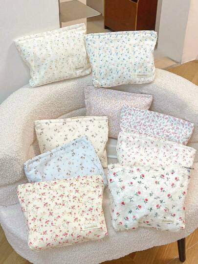 1Pc Spring Ditsy Floral Print Large Capacity Cosmetic Bag Portable Travel Makeup Bag Clutch Bag For Women Cute Makeup Bag For Girls Make Up Bag Skincare Bag Toiletry Bag Cosmetics Storage Bag Clutch With Zipper Closure For Lipstick,Brush,Skincare,Mobile Phone,Coin,Small Items Makeup Case Packing Cubes Bridesmaid Gifts Mom Gifts Birthday Gifts Teachers Gifts Valentine's Gifts Back To School Gift Travel Essentials Cruise Essentials Dorm Essentials