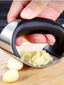 1pc,This Stainless Steel Garlic Press Features An Ergonomic, Easy-To-Use, And Easy-To-Clean Design That Minimizes Effort. Suitable For Hotels, Restaurants, And Home Kitchens, It Is A Practical Culinary Accessory And An Innovative, Handy Kitchen Tool. - Multicolor - View 1
