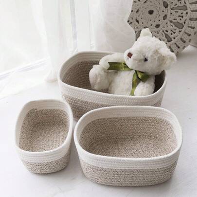 1 Giỏ đựng đồ, được thiết kế đặc biệt để sắp xếp đồ đạc. Hộp đựng nhỏ gọn, thích hợp để trên kệ. Hộp đựng đồ trang trí đẹp mắt. Giỏ đựng đồ rỗng để sắp xếp đồ dùng. Thích hợp làm quà tặng. Giỏ đựng đồ đan lát. Giỏ để kệ/Hộp đựng đồ mở. Giỏ đựng đồ đơn giản và thanh lịch. Phong cách tối giản hiện đại. Có thể dùng để đựng đồ chơi, quần áo, điều khiển từ xa, trái cây, kệ phòng tắm, hộp đựng mỹ phẩm, v.v.