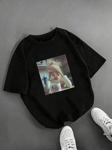 这款圆领短袖T恤采用独特的撞色花卉图案，面料柔软舒适，非常适合日常穿着，是春夏的理想之选。大码女式短袖T恤，大码女式T恤，休闲日常女式T恤，大码夏季服装，大码女装——是春夏外出的完美之选。黑色 - 黑色 - 查看 5