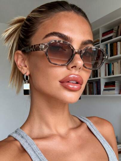 1 Pair Unisex Square Small Frame Leopard Print Sunglasses, Suitable For Daily Life, Rave Parties, Music Festivals, Street Photography, Weekend Outfits, Family Outings, Fits All Face Shapes, Also Suitable For Back To School, College Style