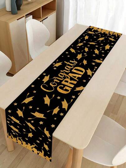 1 Khăn trải bàn tốt nghiệp màu đen vàng, 180*35cm, chất liệu polyester, khăn trải bàn chúc mừng tốt nghiệp với chữ và thiết kế mũ cử nhân, trang trí lễ tốt nghiệp năm 2026, đồ dùng tiệc tốt nghiệp, trang trí nhà cửa tốt nghiệp, trang trí sự kiện chúc mừng tốt nghiệp, trang trí bàn, quà tặng tốt nghiệp