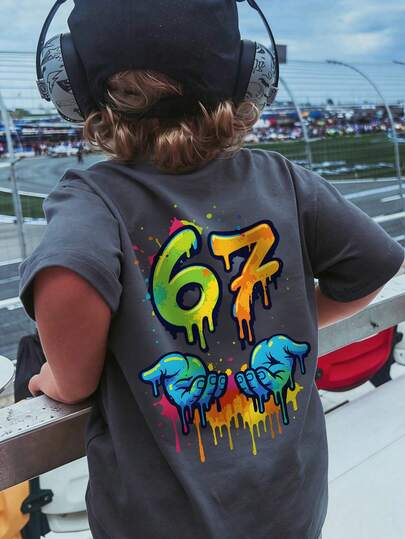 1件男童67 Six Seven涂鸦印花短袖T恤，彩色数字图案圆领休闲街头风上衣