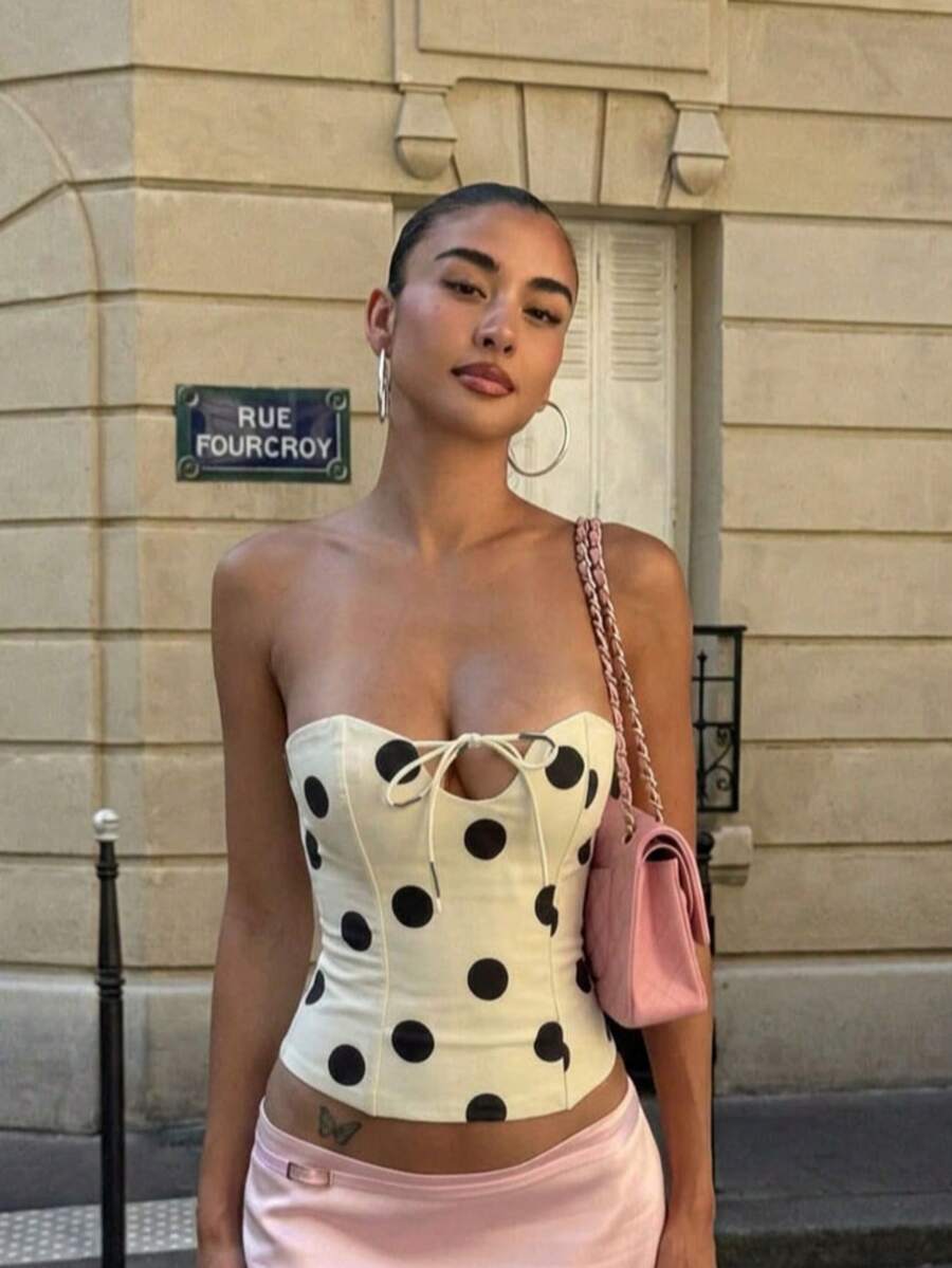 波点无肩带上衣，修身剪裁，镂空设计，系带鱼尾款式，适合日常穿着 - 杏色 - 查看 1