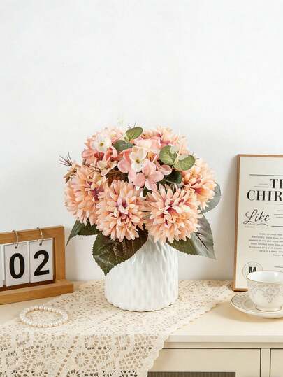 1件人造菊花球和绣球花组合花束可作为礼物送给朋友、新娘、婚礼花束，也可用于家居、办公室、咖啡店、派对和婚礼装饰。