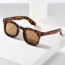 1 chiếc kính thời trang tối giản cá nhân hóa cao cấp dành cho nam, gọng vuông kiểu retro, phù hợp cho du lịch, giải trí, dự tiệc, đi biển và sử dụng hàng ngày. - Khung màu xám trong suốt hình lá trà - Xem 7