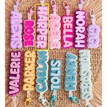 1PC Custom Name Acrylic Luggage Tag, Personalized Double Layer Bold Letter Bag Accessory, DIY Cute Colorful Backpack Pendant Luggage Tag, Cute Custom Name Acrylic Keychain, Acrylic Nameplate, Colorful Backpack Pendant Gift, Perfectly Suitable For Backpack Pendants, Luggage Tags, Travel Accessories, Lunchbox Labels, Family Member Labels, School Team Member Accessories, Gift Bag Tags, Daily Wear, Very Suitable For Gifting Family And Friends, Perfect Birthday Holiday Gift, Anniversary Gift - 彩色 - 查看 16