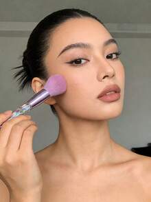 2 Pieces / 1-Piece Loose Powder Brush Set: Featuring A Stunning Aesthetic With Purple Gradient Crystal Handles That Offer A Comfortable, Premium Grip. The High-Quality Nylon Bristles Are Easy To Clean, Incredibly Soft To The Touch, And Gentle On The Skin-Never Prickly Or Prone To Shedding. - Multicolor - View 2