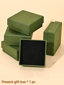 1条18K镀金不锈钢项链，时尚可定制不锈钢双面字母名字项链，皇冠名字吊坠，多种字体可选，含精美礼盒 - 銀色 - 查看 4