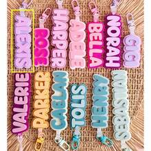 1PC Custom Name Acrylic Luggage Tag, Personalized Double Layer Bold Letter Bag Accessory, DIY Cute Colorful Backpack Pendant Luggage Tag, Cute Custom Name Acrylic Keychain, Acrylic Nameplate, Colorful Backpack Pendant Gift, Perfectly Suitable For Backpack Pendants, Luggage Tags, Travel Accessories, Lunchbox Labels, Family Member Labels, School Team Member Accessories, Gift Bag Tags, Daily Wear, Very Suitable For Gifting Family And Friends, Perfect Birthday Holiday Gift, Anniversary Gift - 彩色 - 查看 23