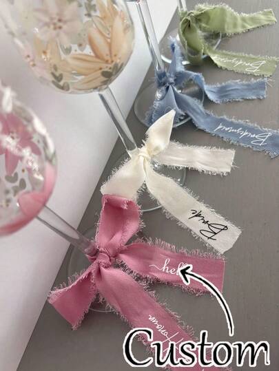Dây ruy băng bó hoa cưới cá nhân hóa - Những dải ruy băng hoa có thể tùy chỉnh tên và ngày tháng, hoàn hảo cho tiệc cưới, sinh nhật và lễ tốt nghiệp - Được làm từ polyester, với thiết kế trang nhã, những dải ruy băng được chế tác tinh xảo này rất lý tưởng làm quà tặng cho khách mời đám cưới và đồ trang trí lễ kỷ niệm.
