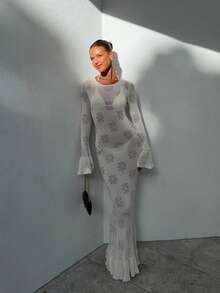 女士新款白色印花罩衫连衣裙，轻盈针织面料，喇叭长袖，荷叶边袖口和下摆，性感系带露背，波西米亚风，适合海滩度假、郊游、沙滩派对、泳池派对、约会、乡村音乐节等场合。 - 白色 - 查看 6