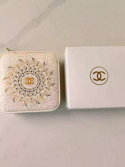 CHANEL SS26 New Arrival Fashionable White Starry Sky Jewelry Box, Portable Mini Storage Box Suitable For Earrings, Necklaces, Cosmetics