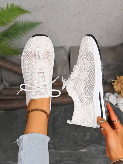 ¡Tenis casuales transpirables imprescindibles para primavera/verano 2026! La parte superior de malla permite la circulación del aire, las suelas gruesas suman altura, combínalos con jeans para una apariencia de piernas largas, cómodos para usar todo el día