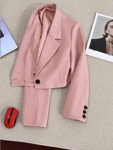 New Spring/Autumn Designer Short Blazer Jacket, Elevating Your Look. As A Minimalist Casual Women's Short Suit Jacket, It Exudes Elegance, Youth, And Vitality. Suitable For Attending Banquets, Weddings, Valentine's Day Or Other Important Occasions, As Well As Parties. - 淺粉色 - 查看 4