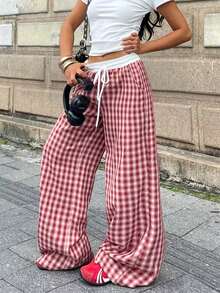 Quần nỉ ống rộng kẻ caro dành cho nữ, kiểu dáng suông rộng, cạp chun có dây rút. - kẻ sọc đỏ trắng - Xem 4