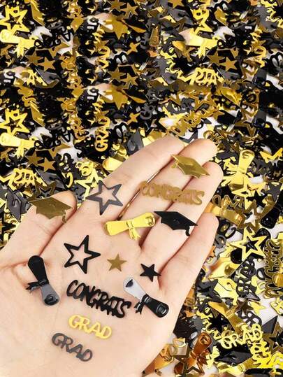 Confeti de 15 g pentru sezonul absolvirii - Cu modele de mortarboard-uri, stele și diplome, acest confetti servește drept decorațiune perfectă pentru centrul de masă pentru petrecerile de absolvire din 2026, sărbătorile de întoarcere la școală și diverse evenimente tematice.