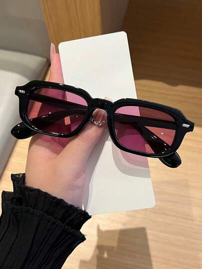 1副女士休闲复古方形小框黑色时尚眼镜，适合日常出行、夏季海滩、装饰、街头摄影