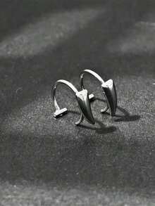 [1-Piece Stainless Steel Fangs Lip Ring]No-Piercing Clip-On Gothic Lip Jewelry For Vampire-Themed Parties, Halloween Costumes, Cosplay Events, Concerts, Night Out Dares, And Alternative Fashion Looks |   Perfect Gift For Girlfriend, Wife, Best Friend, Sister, Or Daughter On Valentine's Day, Anniversaries, Birthdays, Or Graduations - 銀色 - 查看 6