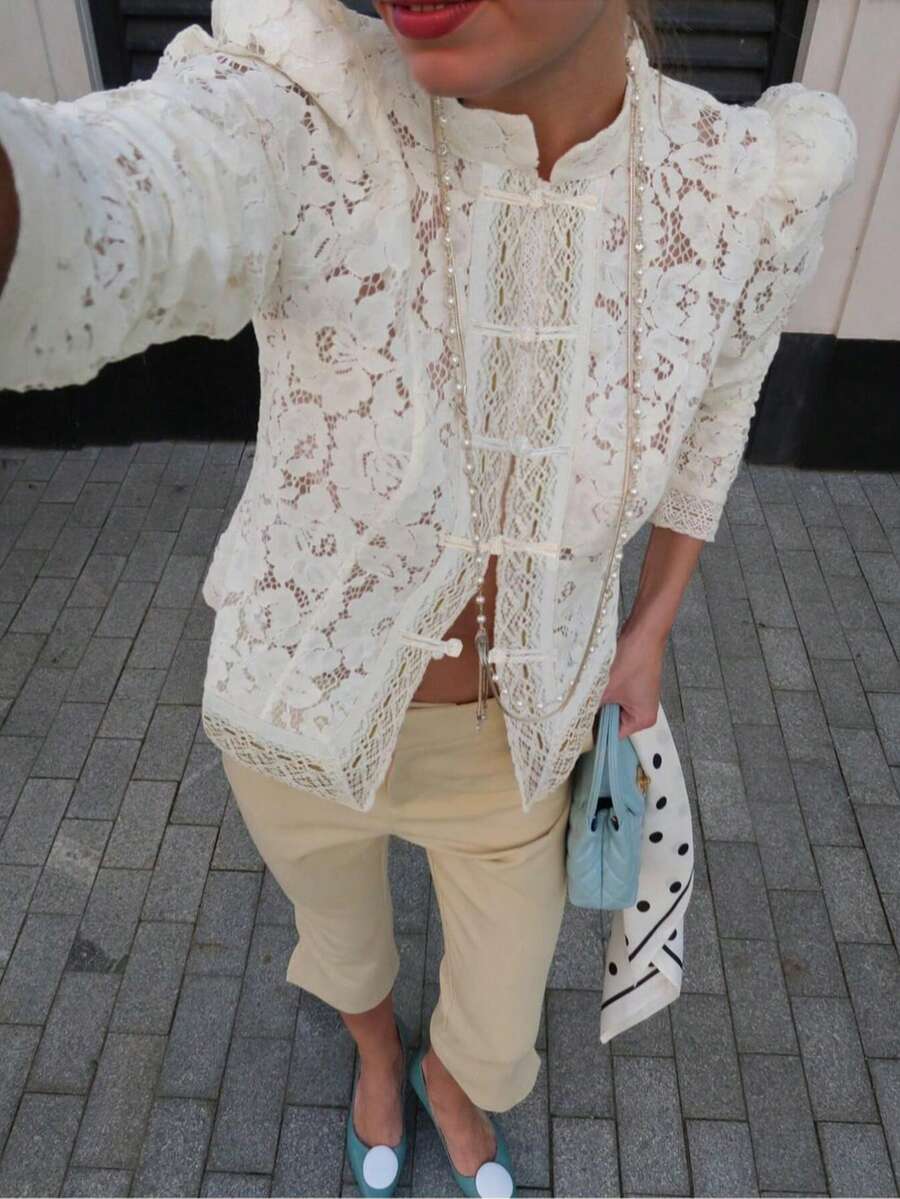 女士时尚Y2K日常蕾丝钩编立领修身半透明白色衬衫，优雅泡泡袖设计，蕾丝镂空纽扣细节，优雅叠穿上衣 - 白色 - 查看 1