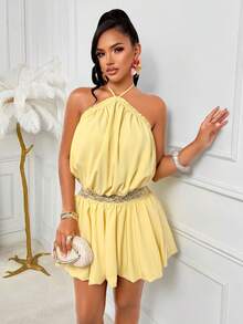 Đầm ngắn Amarilo màu vàng chanh trơn thanh lịch, kiểu dáng thường ngày, cổ yếm, hở lưng, có bèo nhún, thích hợp cho mùa xuân hè, đi biển, nghỉ lễ. - Màu vàng - Xem 7