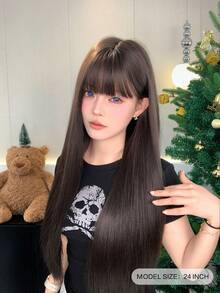 这款30英寸长的合成假发，采用自然直发造型，拥有迷人的黑棕色。假发带有刘海设计，并采用耐热纤维制成，确保经久耐用。这款假发非常适合日常佩戴，能够打造自然逼真的效果。 - 黑棕色 - 查看 2