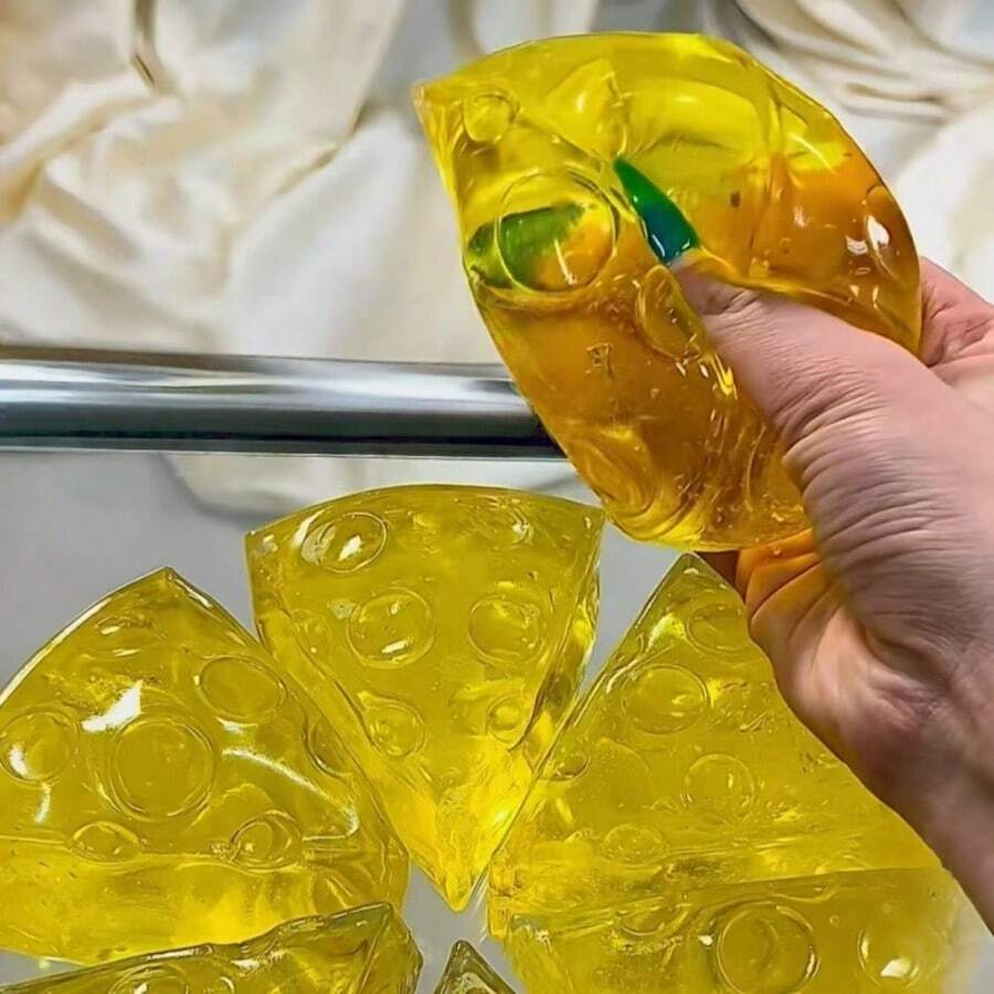 蜂蜜芝士软萌捏捏乐，超柔软手指按压式减压玩具，蜂蜜芝士软萌捏捏乐，超柔软捏捏乐，手指按压式玩具，减压捏捏乐，感官解压玩具 - 彩色 - 查看 1