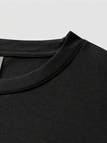 Men's Fashion Casual Two-Piece Set, Round Neck Short Sleeve T-Shirt And Drawstring Shorts Spring And Summer Sports Suit Men's Print Casual Clothing Set, Active Lifestyle, Casual Wear, Sporty Look, Fashion, Breathable Fabric, Comfortable Fit, Printed Outfit, Streetwear Lovers, Young Adults,T-Shirt And Shorts Set, Two Piece Set, Casual Set, Summer Outfit, Lounge Set, Short Sleeve Set, Cotton Set, Mens Set,Matching Set, Sport Set, Tracksuit Set, Comfort Set, Daily Outfit, Lounge Wear,Casual Wear,Cotton T-Shirt, Casual Tee, Short Sleeve, Crew Neck, Vintage Tee, Fashion T-Shirt, Loose Fit, Regular Fit,Shorts, Casual Shorts, Summer Shorts, Cotton Shorts - Một chiếc áo phông đen - Xem 4