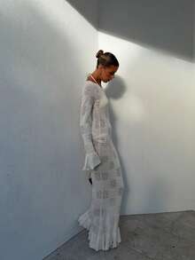 女士新款白色印花罩衫连衣裙，轻盈针织面料，喇叭长袖，荷叶边袖口和下摆，性感系带露背，波西米亚风，适合海滩度假、郊游、沙滩派对、泳池派对、约会、乡村音乐节等场合。 - 白色 - 查看 7