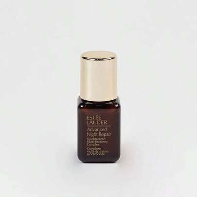 Estée Lauder 雅诗兰黛特润修护肌透精华露 | 强效抗衰老精华 | 恢复肌肤自然光泽与活力 | 淡化细纹与皱纹 | 夜间提升肌肤水润度并修护 | 改善肤质与净透度 | 适合所有肤质 | 多效配方，带来显著效果 | 焕活强韧肌肤，重现年轻光彩