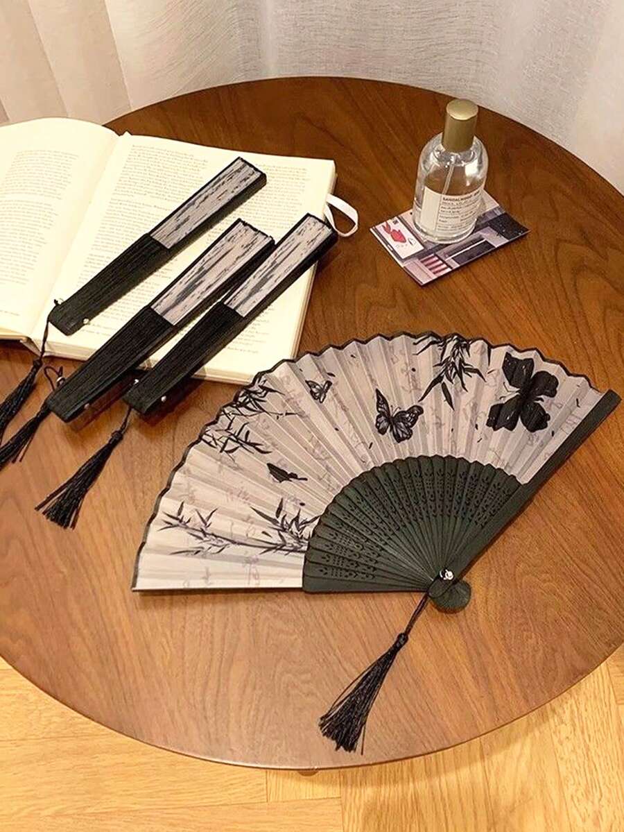 1把复古水墨画流苏竹扇，新款中式蝴蝶折扇，复古折扇，流苏手持竹扇，舞蹈道具扇，蝴蝶扇