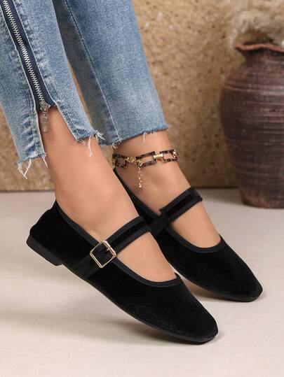 Black Velvet Mary Jane Shoes For Women, Retro Square Toe Single Strap Flat Shoes, Gentle French Grandma Style, Student/Commute Versatile Shallow Shoes, Soft Bottom Comfortable Non-Abrasive, Niche Design, Ins Influencer Same Style, Sweet & Cool Girl Daily Shoes, Suitable For Autumn/Winter Dresses