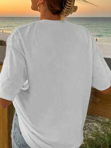 Camiseta de manga corta con estampado de bebida y letras para mujer, estampado gráfico, camiseta de verano, equipo de vacaciones, equipo de viaje, estilo de playa, ropa de resort minimalista casual blanca - Blanco - Ver 2