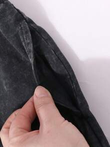 Disney Official Authorization | Women's 2PCS 100% Washed Cotton Vintage Style Short-Sleeve T-Shirt & Shorts Set. Featuring A Mickey Mouse Head Silhouette, Combined With 2026 Rainbow Castle, Fireworks And Balloon Elements. The Fabric Is Soft And Breathable, Making It Perfect For Vacations, Outings And Daily Casual Wear. - màu đen - Xem 7