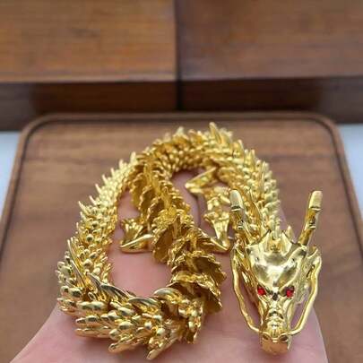 2026 Ny ankomst! Kinesisk drake i gyllene legering - utsökt hantverksmässigt samlarobjekt. Orientalisk drake skrivbordsdekor. Lyckobringare, skulpturprydnad. Kinesisk drakedekor, metallkonst, måste för entusiaster! Broderieleksak, reseleksak, stresslindrande leksak för klassrummet, minileksak, badrumsleksak, julprylar, stressboll