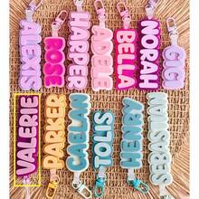 1PC Custom Name Acrylic Luggage Tag, Personalized Double Layer Bold Letter Bag Accessory, DIY Cute Colorful Backpack Pendant Luggage Tag, Cute Custom Name Acrylic Keychain, Acrylic Nameplate, Colorful Backpack Pendant Gift, Perfectly Suitable For Backpack Pendants, Luggage Tags, Travel Accessories, Lunchbox Labels, Family Member Labels, School Team Member Accessories, Gift Bag Tags, Daily Wear, Very Suitable For Gifting Family And Friends, Perfect Birthday Holiday Gift, Anniversary Gift - 彩色 - 查看 20