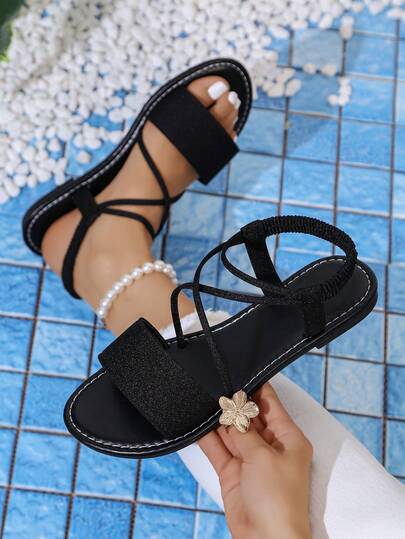 Sandal đế bằng màu trơn cho nữ, quai chéo, kiểu dáng nghỉ dưỡng, mũi tròn, màu đen, thoải mái, phù hợp cho trường học, văn phòng, đi chơi, ở nhà, du lịch, dự tiệc, đi biển.