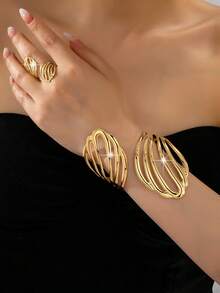 Set de 2 piezas de brazalete y anillo con diseño geométrico asimétrico en espiral de metal dorado minimalista y elegante, adecuado para uso diario y de fiesta de mujeres - Amarillo Oro - Ver 1