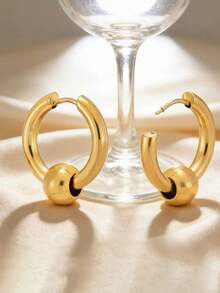 男女皆宜的复古不锈钢圆珠耳环，适合日常搭配各种服饰。 - 金色 - 查看 2