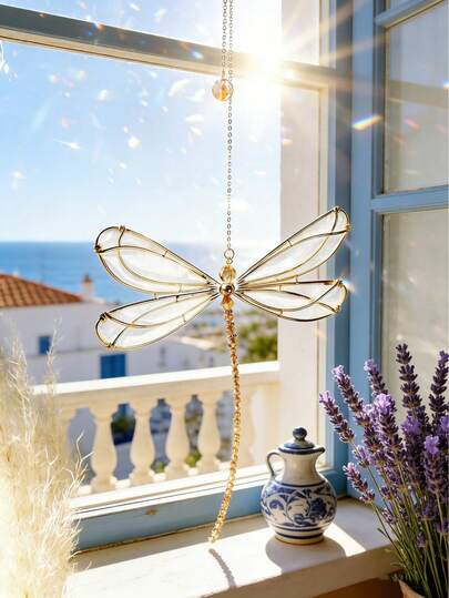 1件金色水晶蜻蜓阳光捕捉器，窗挂棱镜，营造彩虹效果，波西米亚风女巫房间装饰，灵性冥想摆件，水晶珠蜻蜓吊坠，送给妈妈的礼物，瑜伽卧室客厅厨房窗户装饰，波西米亚家居饰品，正能量装饰，乔迁礼物，水晶疗愈棱镜，波西米亚家居装饰，女巫房间装饰，星空窗台装饰