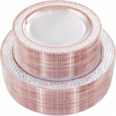 Bộ 2 đĩa trong suốt viền vàng hồng, gồm đĩa tráng miệng 7.5" và đĩa ăn tối 10.25", thiết kế tối giản, hiện đại, dễ vệ sinh, có thể tái sử dụng, phù hợp cho tiệc sinh nhật, tiệc Valentine, tháng Ramadan, đám cưới, họp mặt gia đình, dã ngoại ngoài trời, cắm trại và nhiều dịp khác.
