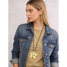 1pc Minimalist Silver Asymmetrical Sunflower Alloy Pendant Necklace, Adjustable Wax Cord Necklace, Fashionable Daily Wear For Young Women, Girlfriend - 金黃色 - 查看 3